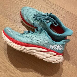 Hoka Clifton 8 running shoes